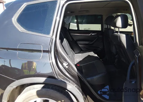 2015 BMW X3 xDrive28I z USA, uszkodzony, nr VIN 5UXWX9C53F0D45549